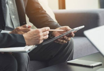 تطوير المهارات اللغوية